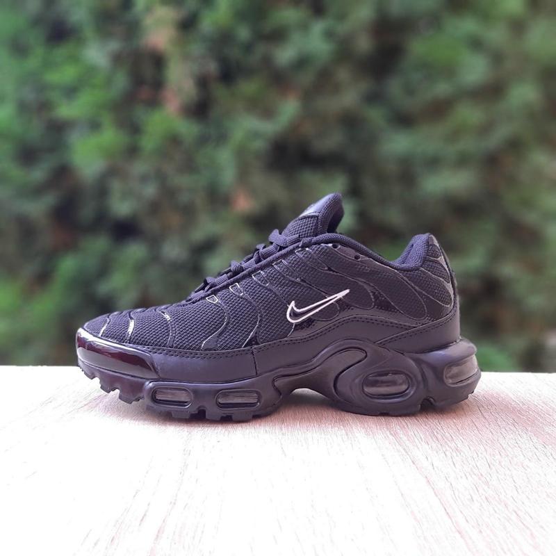 Air Max Plus Black – Men’s Air-Cushioned Trainers