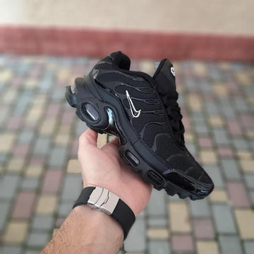 Air Max Plus Black – Men’s Air-Cushioned Trainers