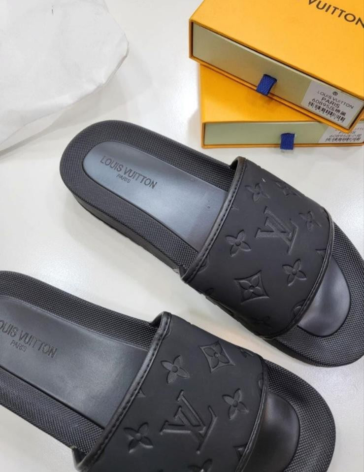 Louis Vuitton Waterfront Men’s Slides – Black