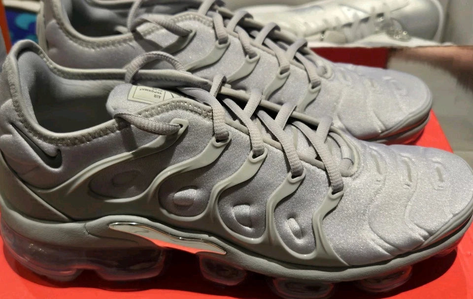 Nike Air Vapormax Plus Wolf Grey/Dark Grey – Men’s Size 9